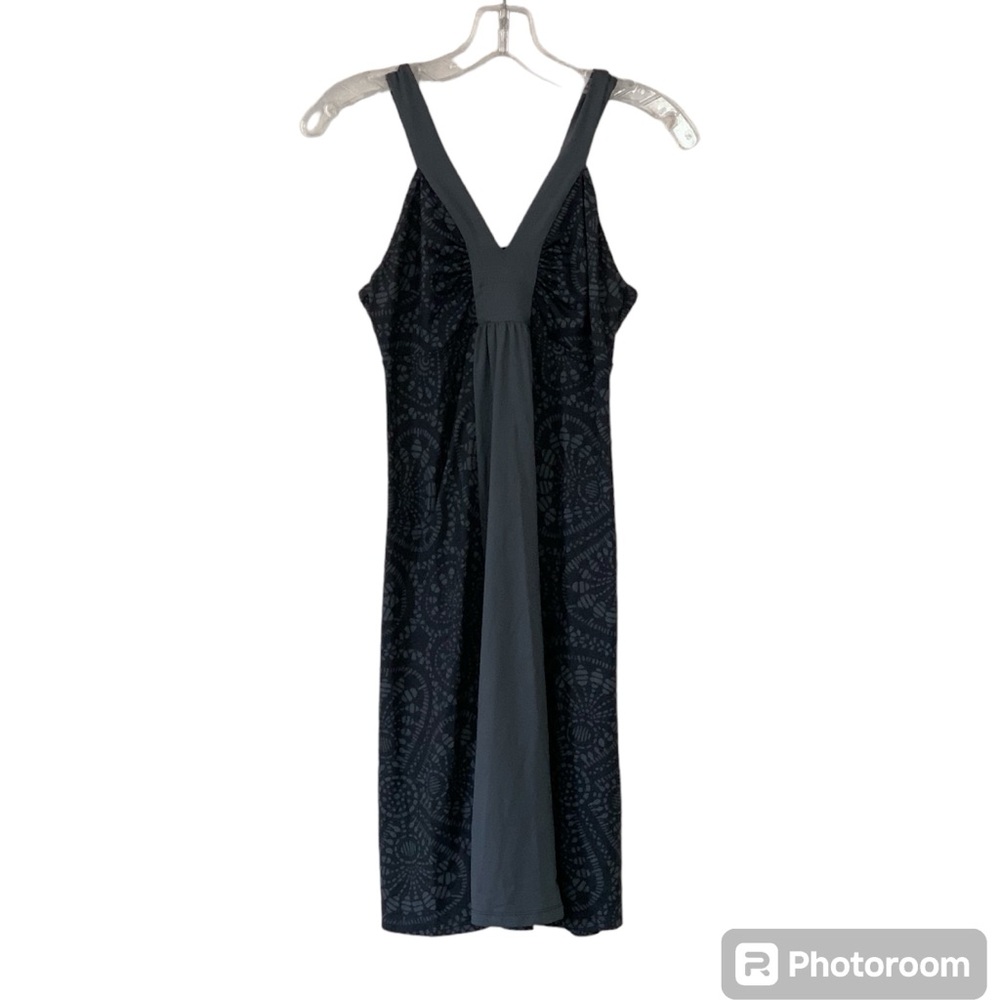 Patagonia Corinne Dress size Small Geometric Print V-Neck Athletic Jersey Soft